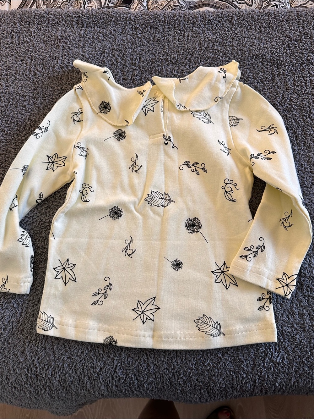Source Unknown Cream Long-Sleeve Top with Black Floral & Leaf Print